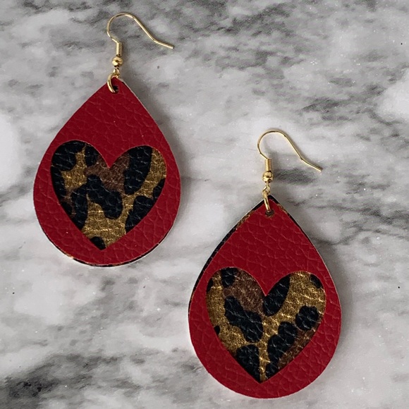 Teardrop Heart Shaped Cheetah Earrings - Picture 4 of 4
